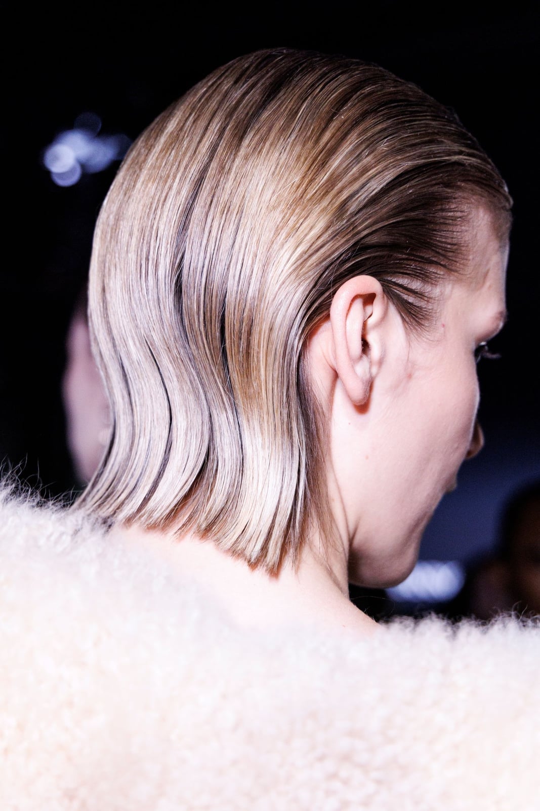 Sleek Blonde Bob Wet Look Waves Sleek Blonde Bob Wet Look Waves — Simple Slicked Back Hair