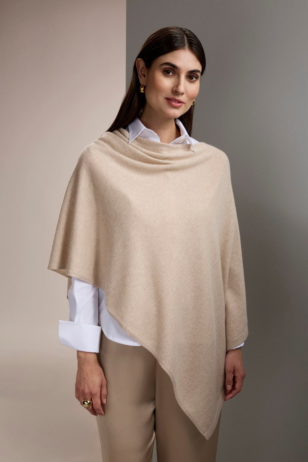 White Shirt with Beige Asymmetrical Poncho White Shirt with Beige Asymmetrical Poncho — Simple Smart Casual Outfits