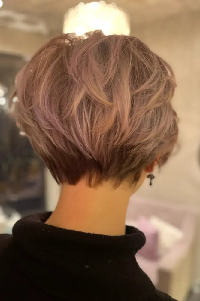 Ash Blonde Textured Collarbone Bob, Wavy Ash Blonde Textured Collarbone Bob, Wavy — Simple Stacked Bob