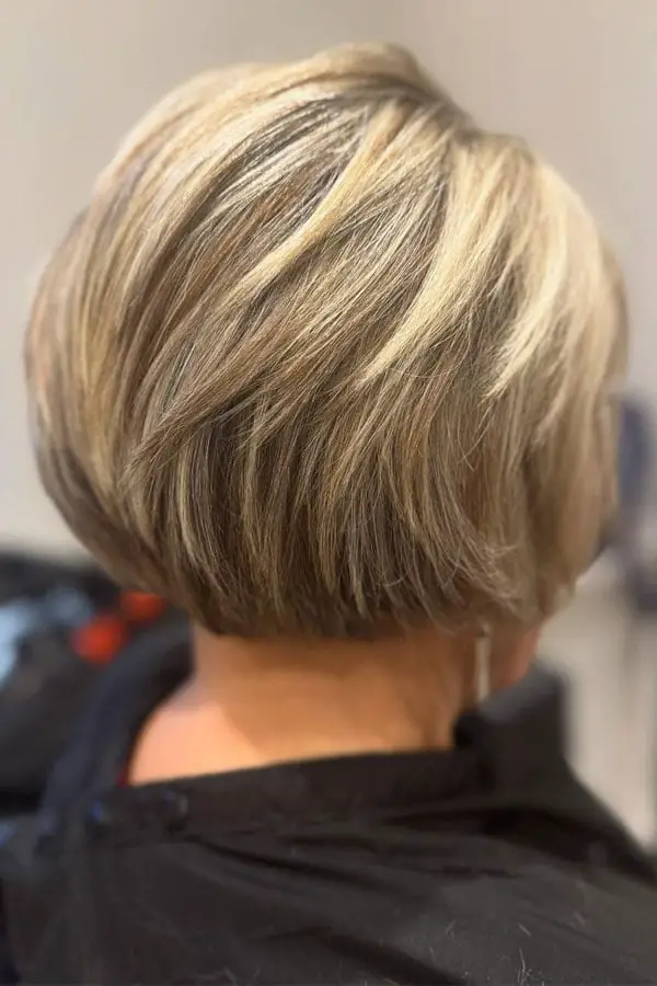 Honey Blonde Stacked Graduated Bob Honey Blonde Stacked Graduated Bob — Simple Stacked Bob