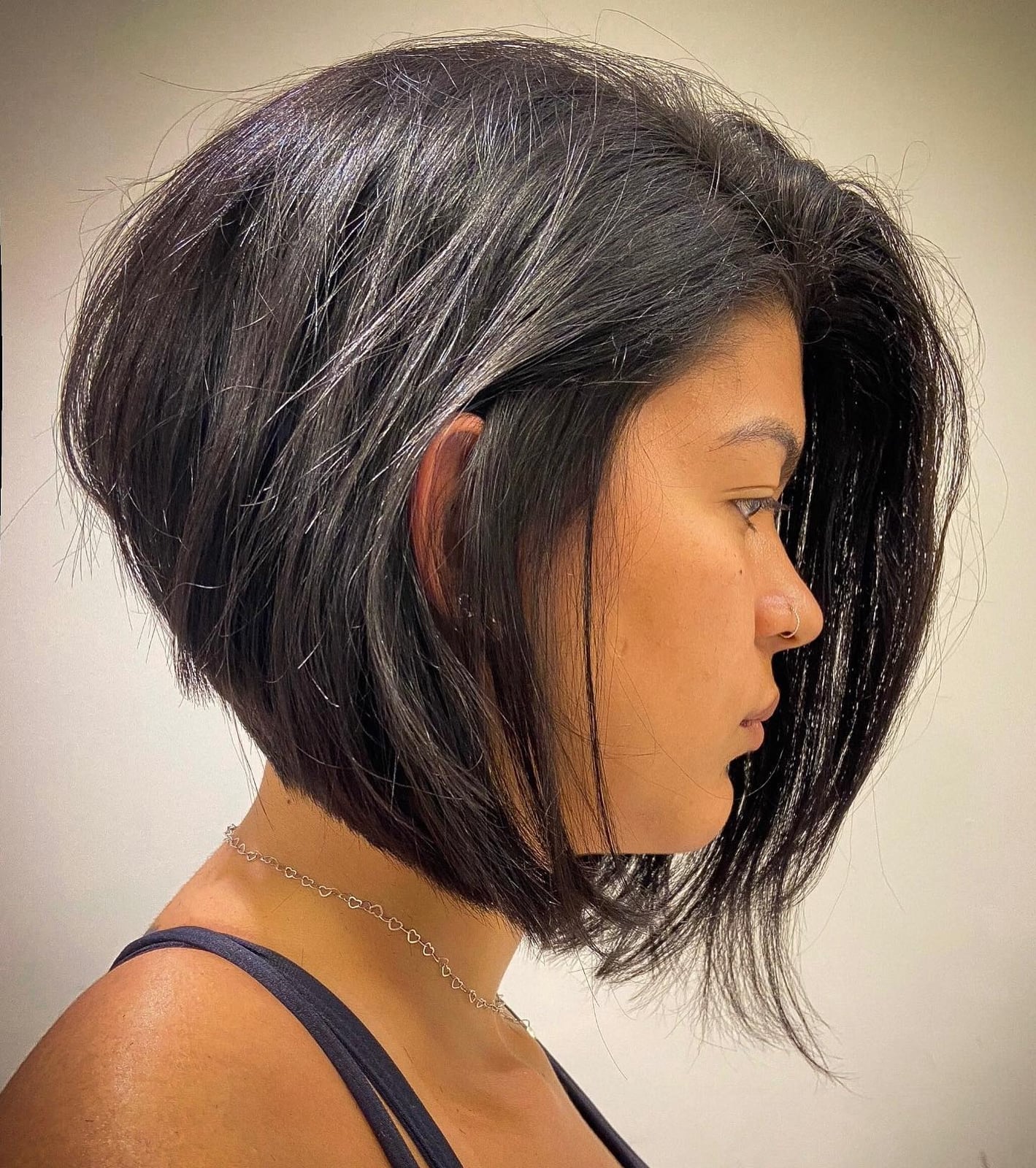 Chin-Length Stacked Bob Blowout Chin-Length Stacked Bob Blowout — Simple Stacked Bob