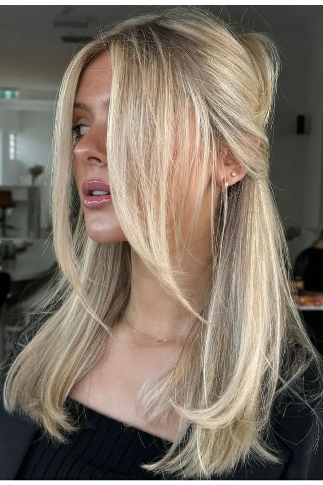 Collarbone Length Layers With Side Part — Simple Straight Hair Haircuts