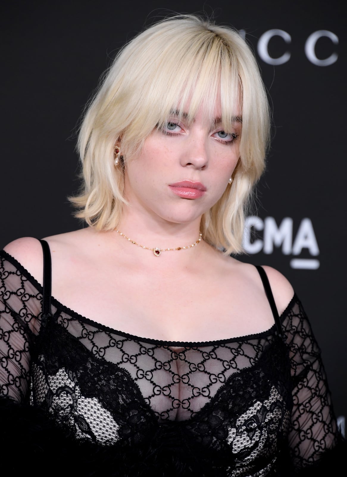 Shoulder Length Shag With Curtain Bangs — Simple Straight Hair Haircuts