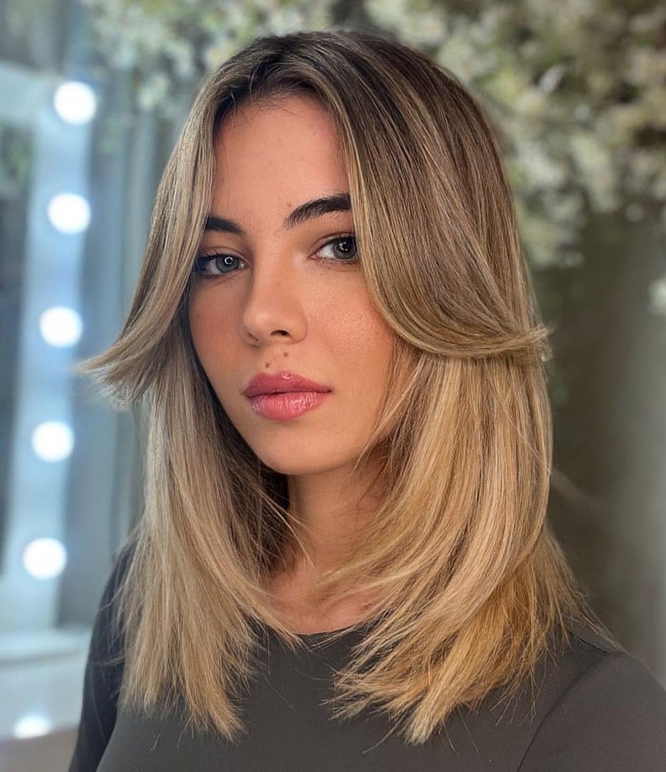 Collarbone Length With Face Framing Layers — Simple Straight Hair Haircuts