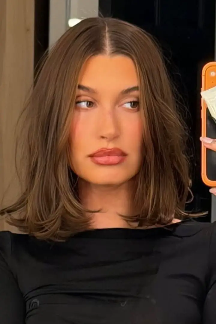 Collarbone Length Long Bob With Layers — Simple Straight Hair Haircuts