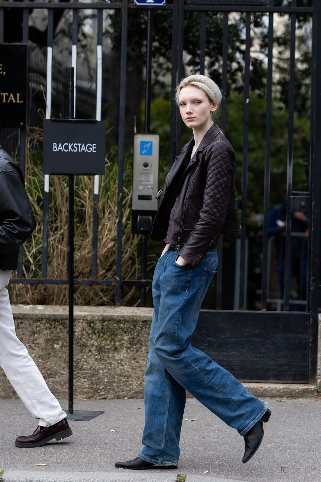 Quilted Jacket With Dark Wash Jeans Quilted Jacket With Dark Wash Jeans — Simple Straight Leg Jeans Outfits