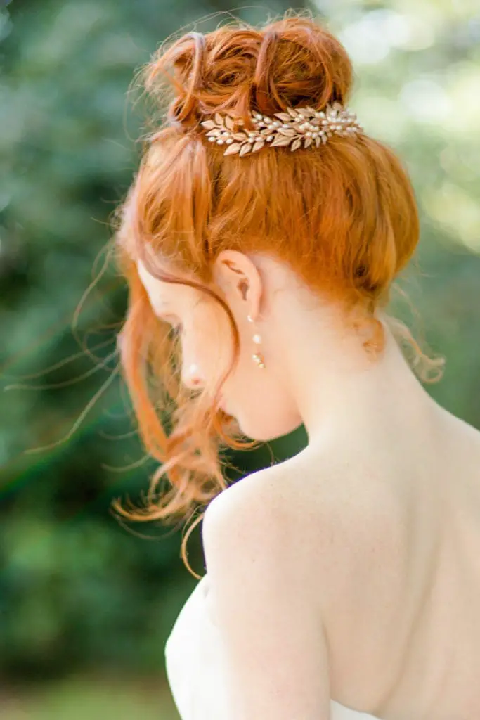 Voluminous Messy Bun With Golden Accessory Voluminous Messy Bun With Golden Accessory — Simple Strapless Dresses Hairstyles