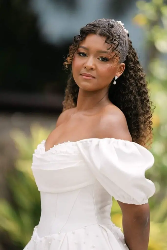 High Ponytail With Caramel Highlights And Curls High Ponytail With Caramel Highlights And Curls — Simple Strapless Dresses Hairstyles