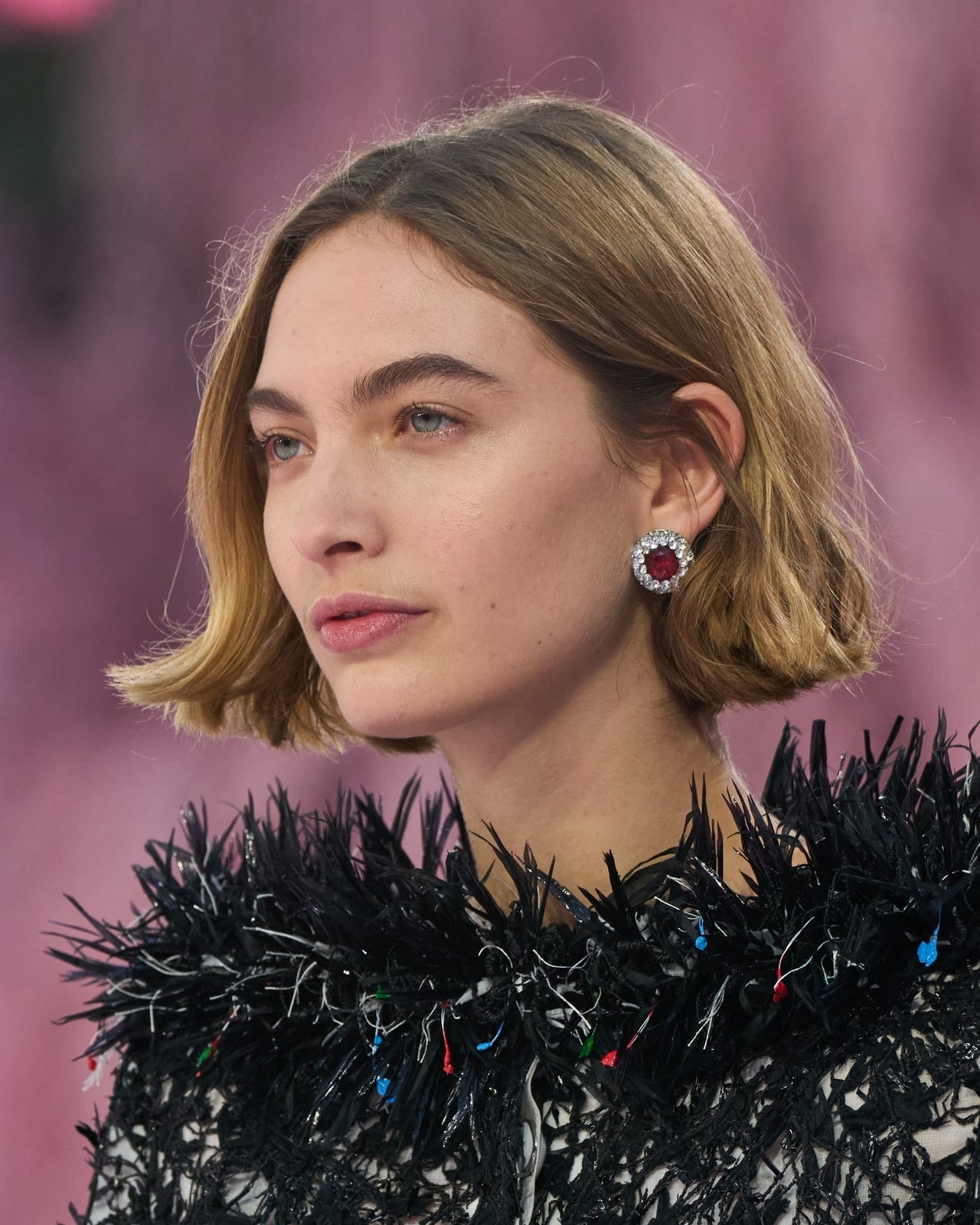 Light Blonde Chin Bob With Blunt Ends — Simple Textured Bob
