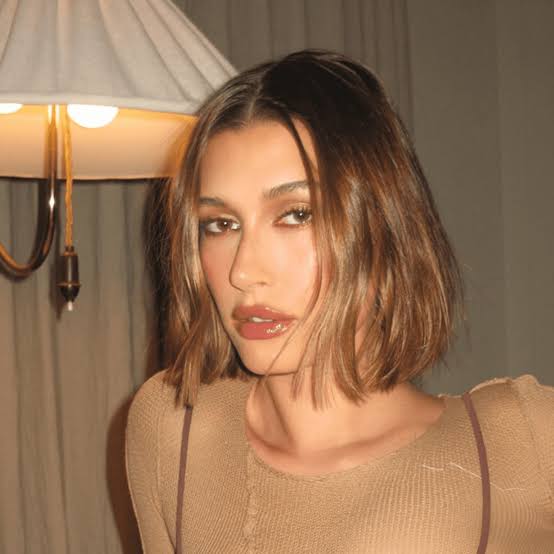 Brown Bob With Blonde Highlights — Simple Textured Bob