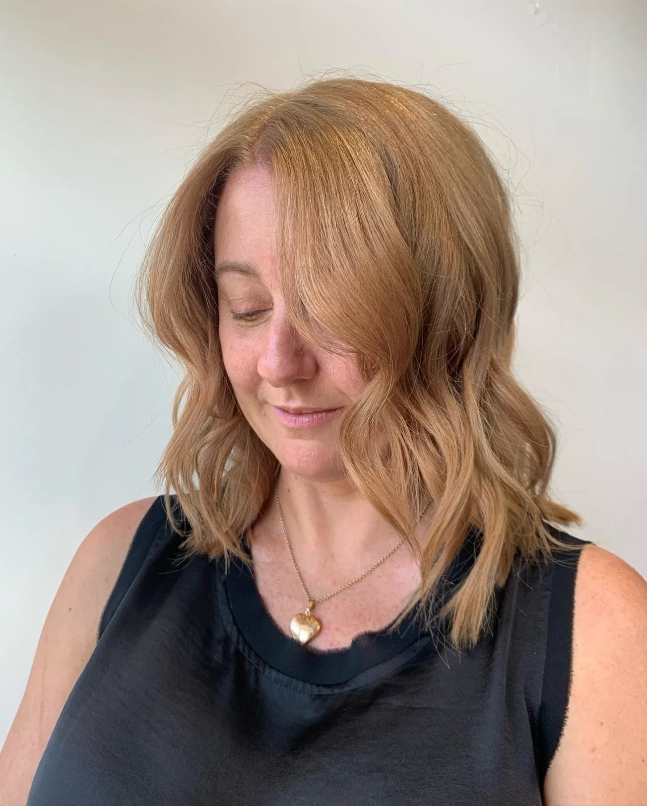 Collarbone Lob With Air-Dried Waves — Simple Textured Haircuts