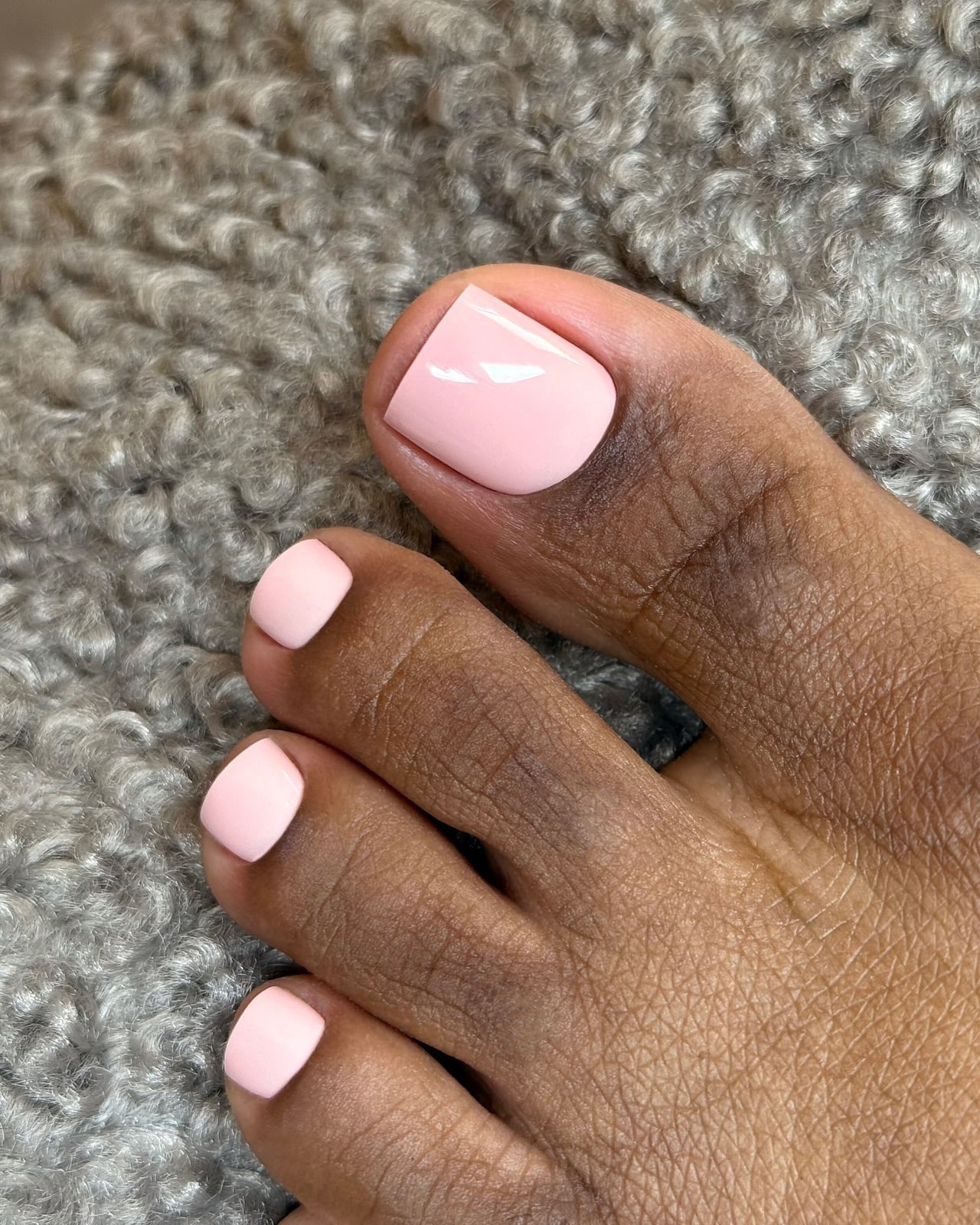 Glossy Soft Pastel Pink Short Square Toenails With Solid Color Glossy Soft Pastel Pink Short Square Toenails With Solid Color — Simple Toe Nails Colors