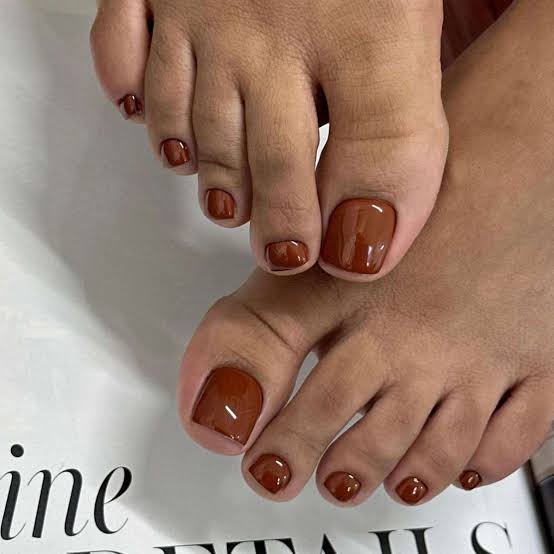 Glossy Medium Brown Short Square Toenails, Softer, Everyday Version Glossy Medium Brown Short Square Toenails, Softer, Everyday Version — Simple Toe Nails Colors