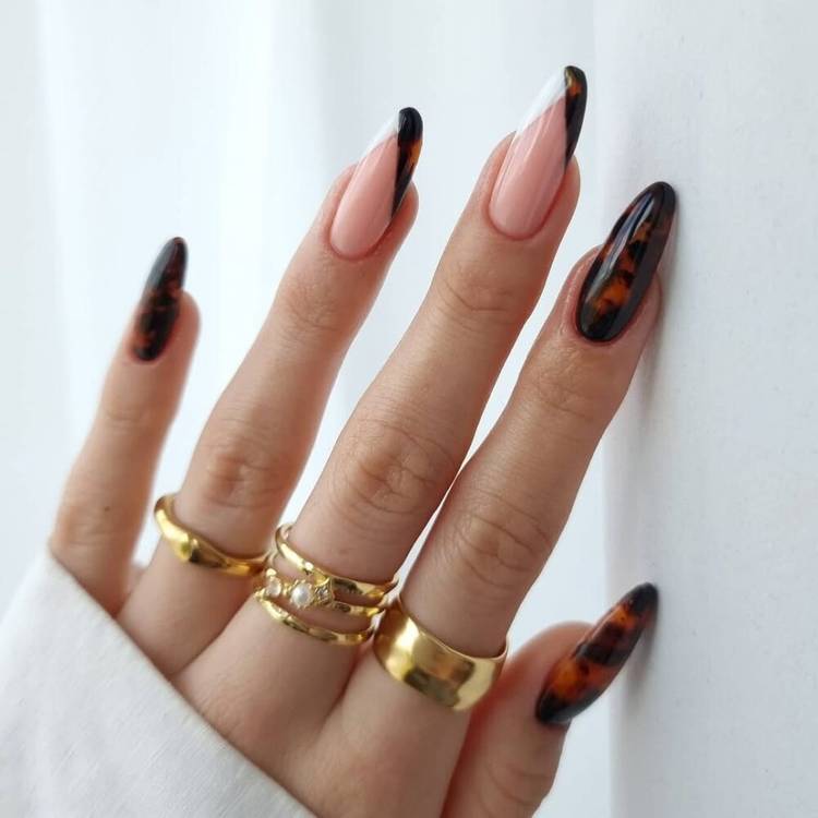 Bright Tortoise Shell French Tip Medium Almond Nails, миндаль — Simple Tortoise Shell Nails