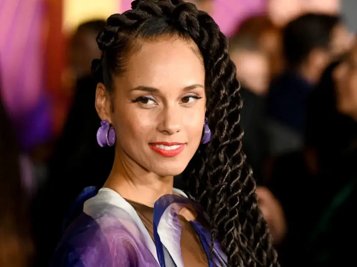 Mid-Back Twists In A Side Updo, Dark Brown Mid-Back Twists In A Side Updo, Dark Brown — Simple Two Strand Twists