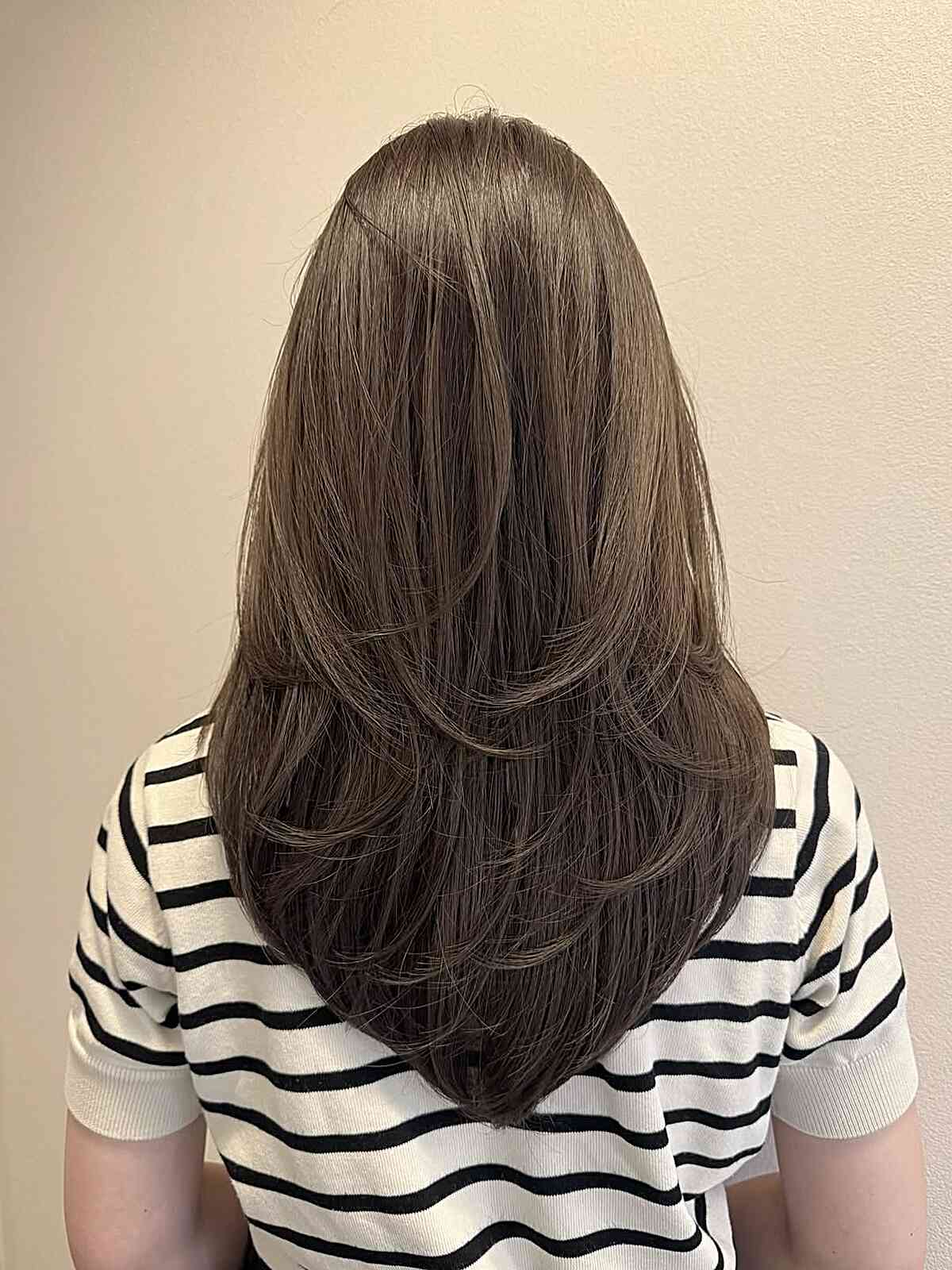 Mid-Back U Shape With Soft Waves Mid-Back U Shape With Soft Waves — Simple U Shape Haircuts