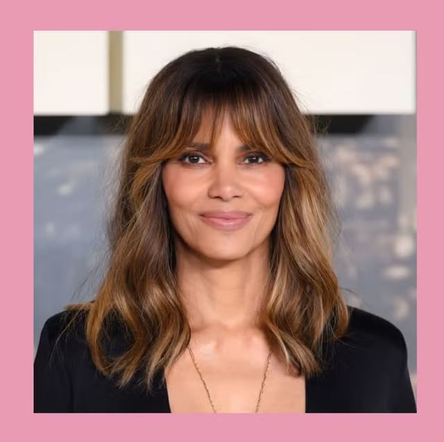 Collarbone Layers With Prominent Curtain Bangs, Middle Collarbone Layers With Prominent Curtain Bangs, Middle — Simple U Shape Haircuts