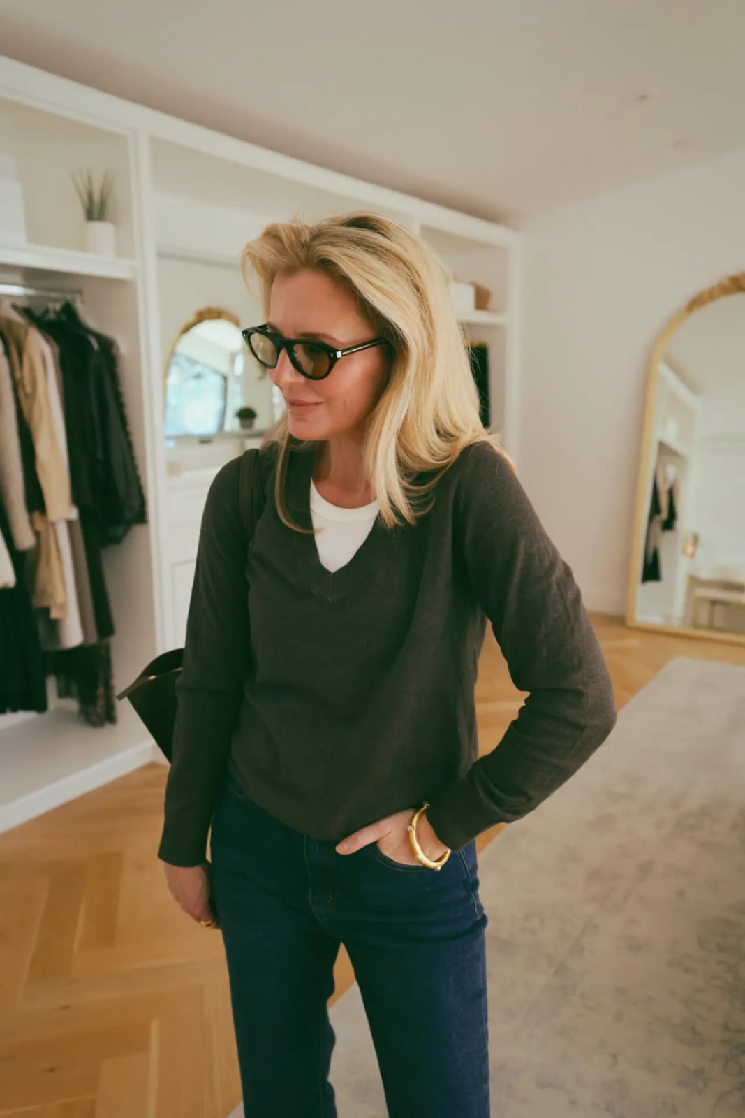 Dark Brown Sweater Over White T-Shirt with Blue Jeans — Simple Under Outfits