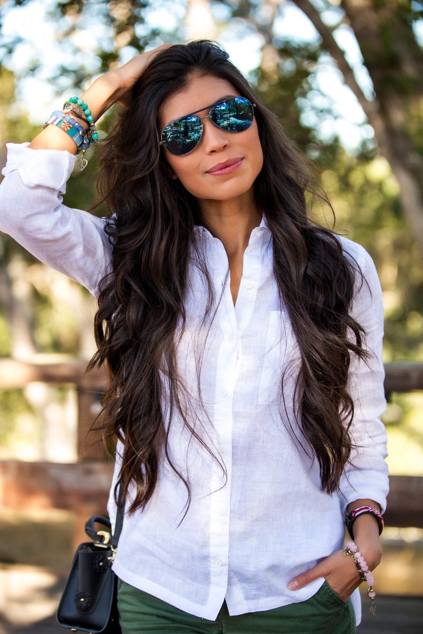 Oversized White Linen Shirt with Green Trousers — Simple Under Outfits