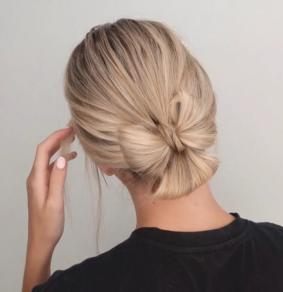 Ash Blonde Bow Bun DIY Ash Blonde Bow Bun DIY — Simple Updo Hair
