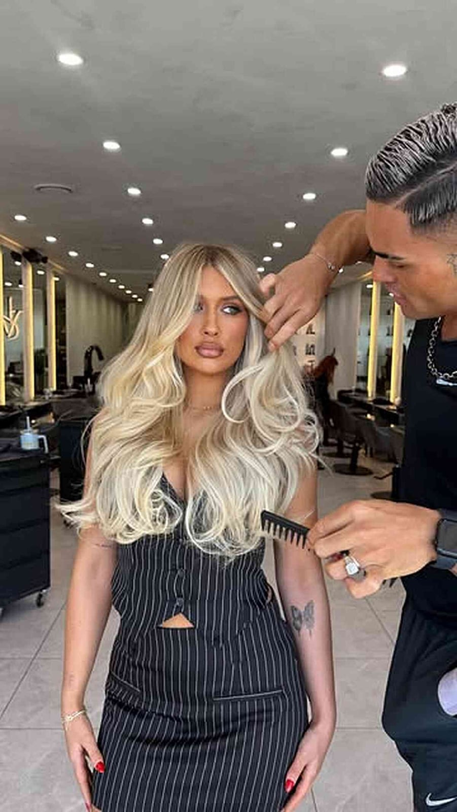 Bright Light Vanilla Blonde Mid-Back Waves Bright Light Vanilla Blonde Mid-Back Waves — Simple Vanilla Blonde