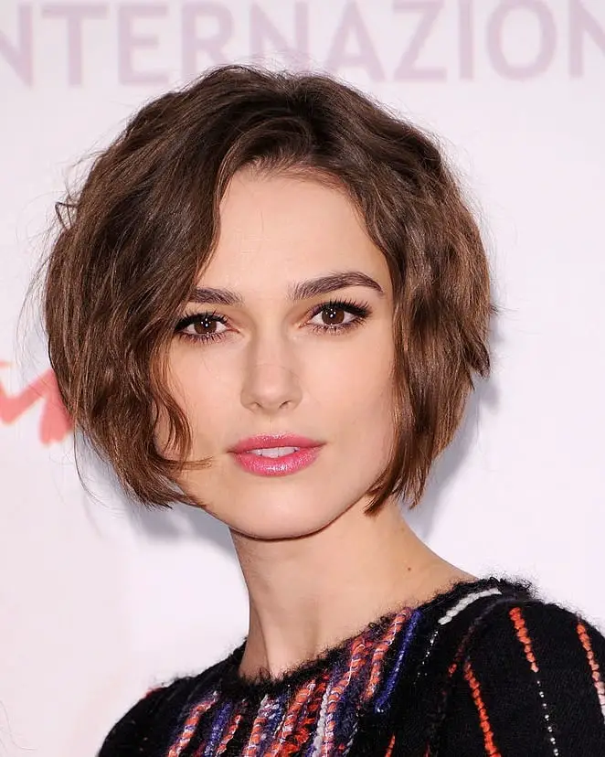 Classic Dark Brown Wavy Bob Classic Dark Brown Wavy Bob — Simple Wavy Haircuts