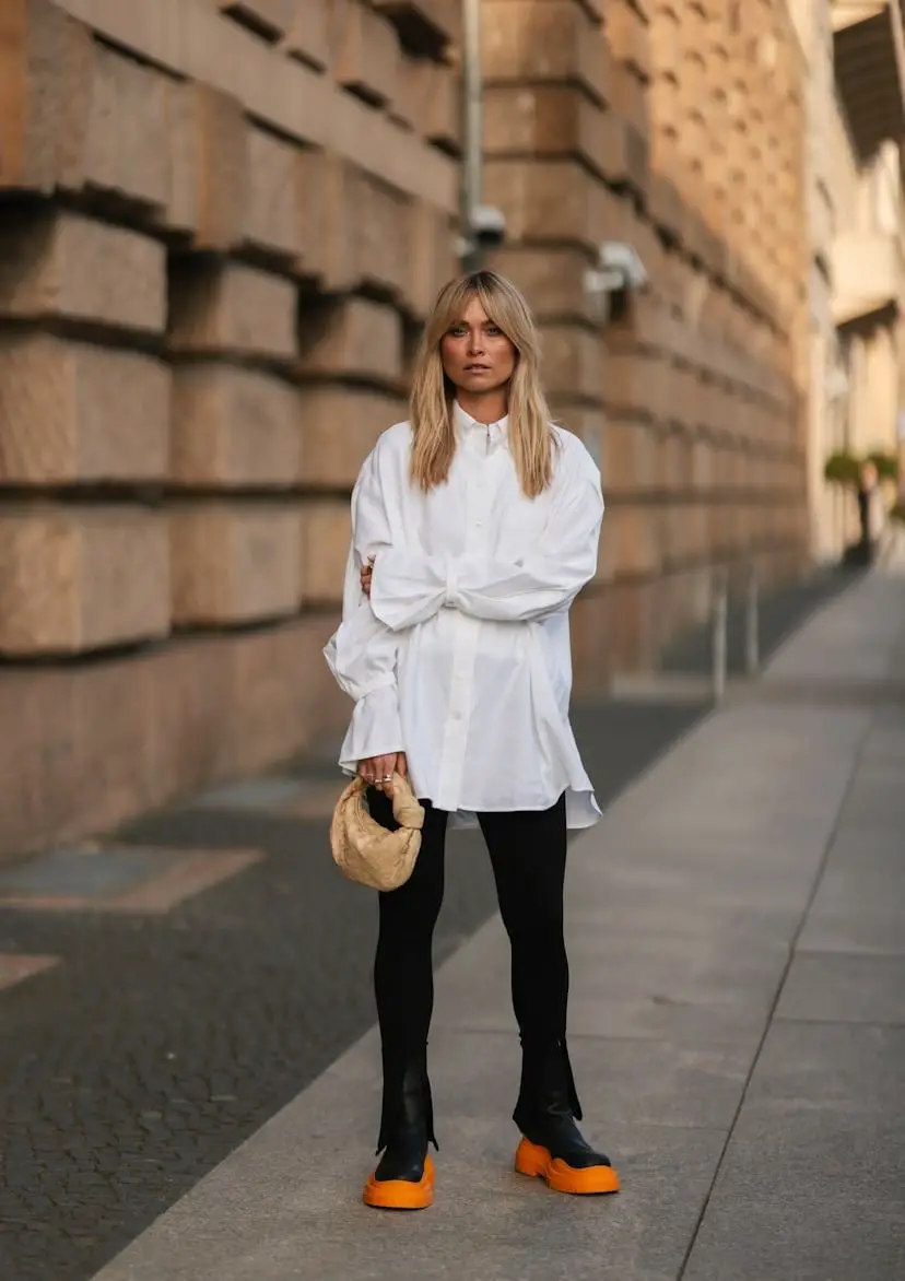 Oversized Shirt Over Leggings with Chunky Boots Oversized Shirt Over Leggings with Chunky Boots — Simple Weekend Outfits