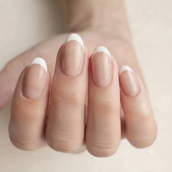Simple French Tip Designs: 2026's Easiest Mani | Mirellé Inspo