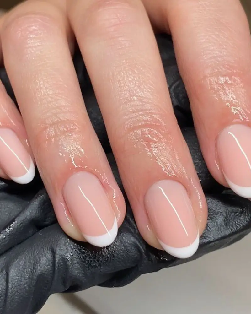 Short Oval Classic White French Tips Short Oval Classic White French Tips — Simple White French Tip Nails