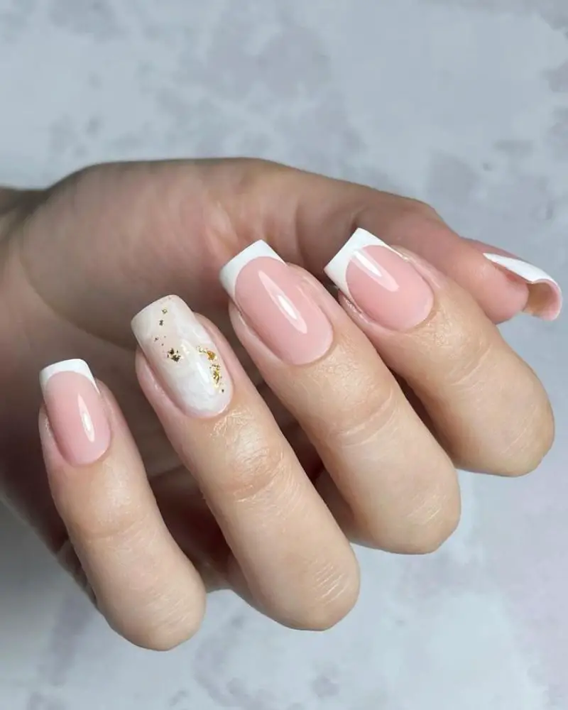 Medium Oval Shimmery French With Pearl Medium Oval Shimmery French With Pearl — Simple White French Tip Nails
