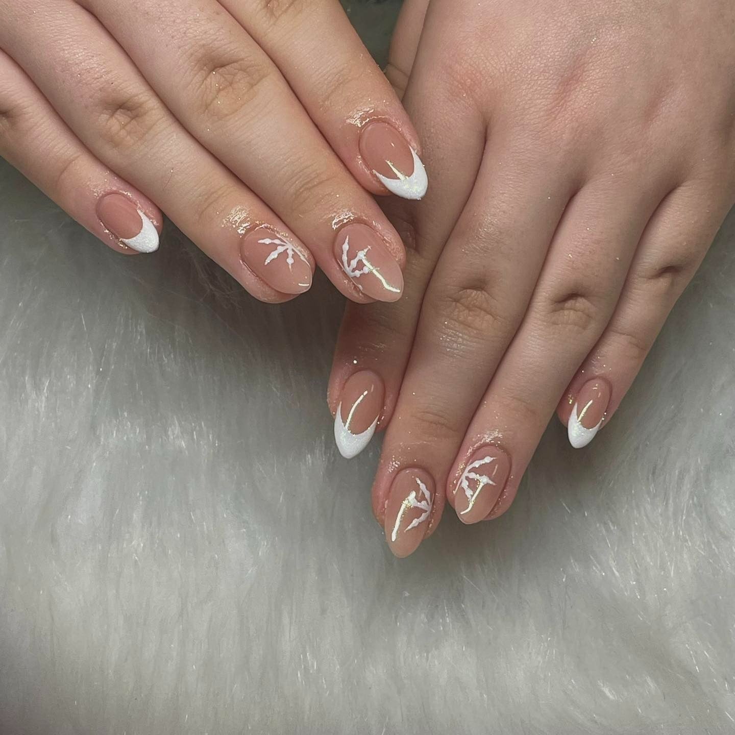 Almond French With White Palm Tree Art Almond French With White Palm Tree Art — Simple White French Tip Nails