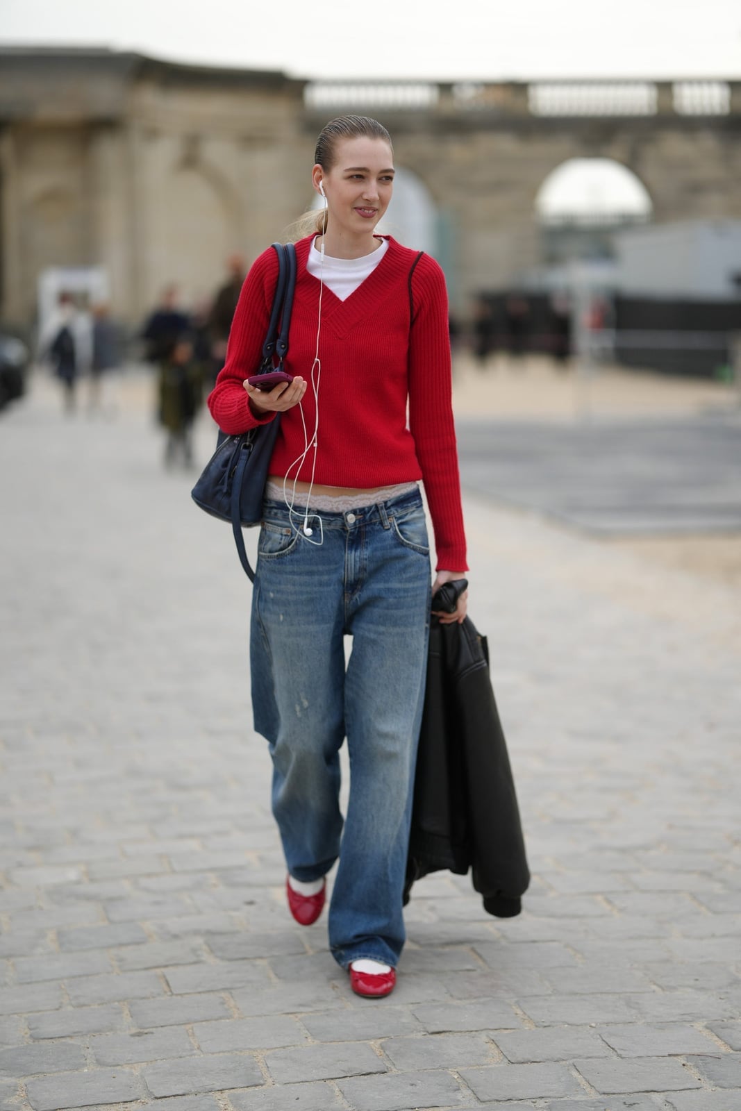 Red V-Neck Sweater and Ballet Flats with Light Wash Wide Leg Jeans Red V-Neck Sweater and Ballet Flats with Light Wash Wide Leg Jeans — Simple Wide Leg Jeans Outfits