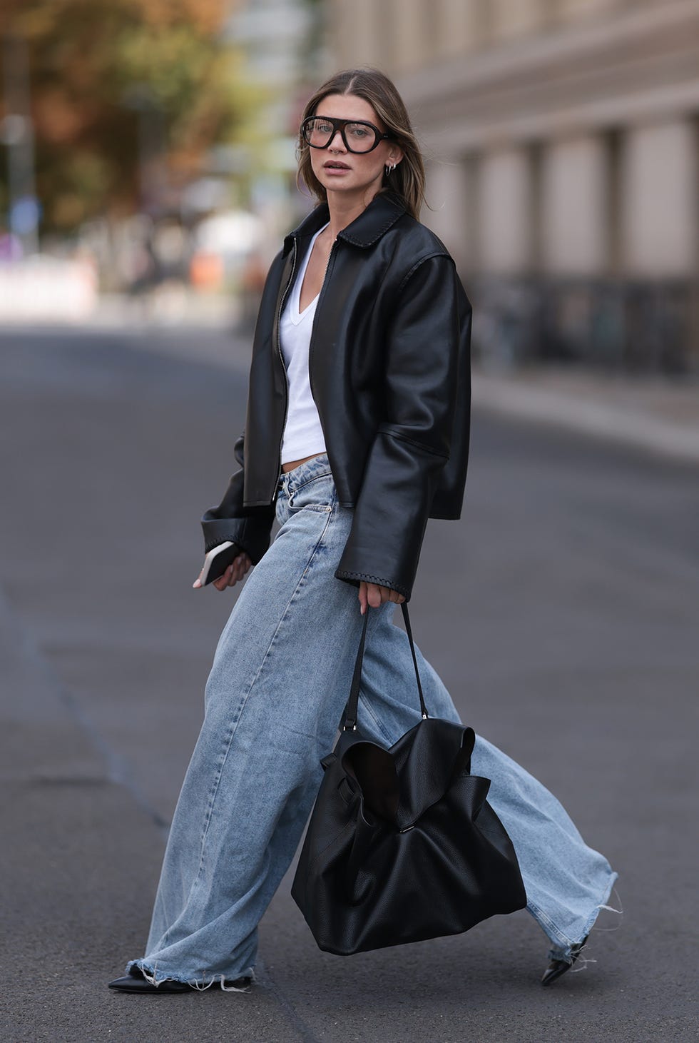 Leather Jacket and White Tee with Light Wash Wide Leg Jeans Leather Jacket and White Tee with Light Wash Wide Leg Jeans — Simple Wide Leg Jeans Outfits