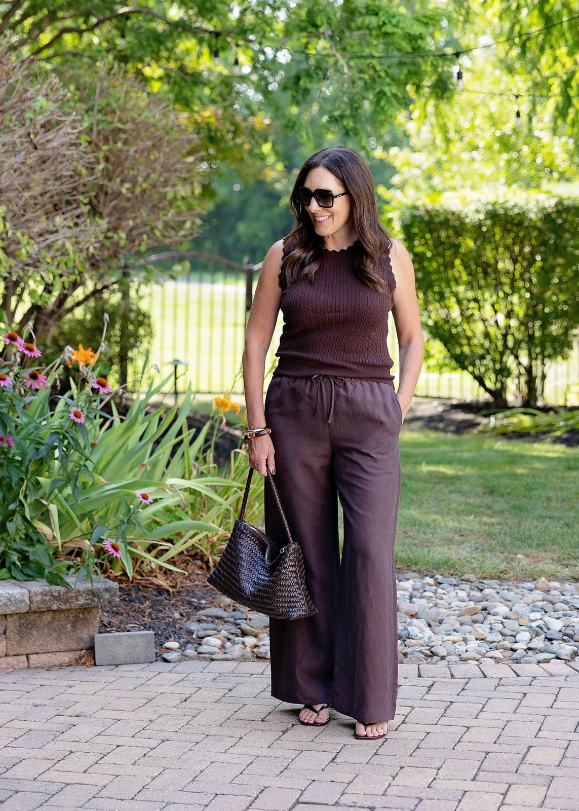 Dark Brown Wide Leg Linen Pants With Matching Knit Top Dark Brown Wide Leg Linen Pants With Matching Knit Top — Simple Wide Leg Pants Outfits