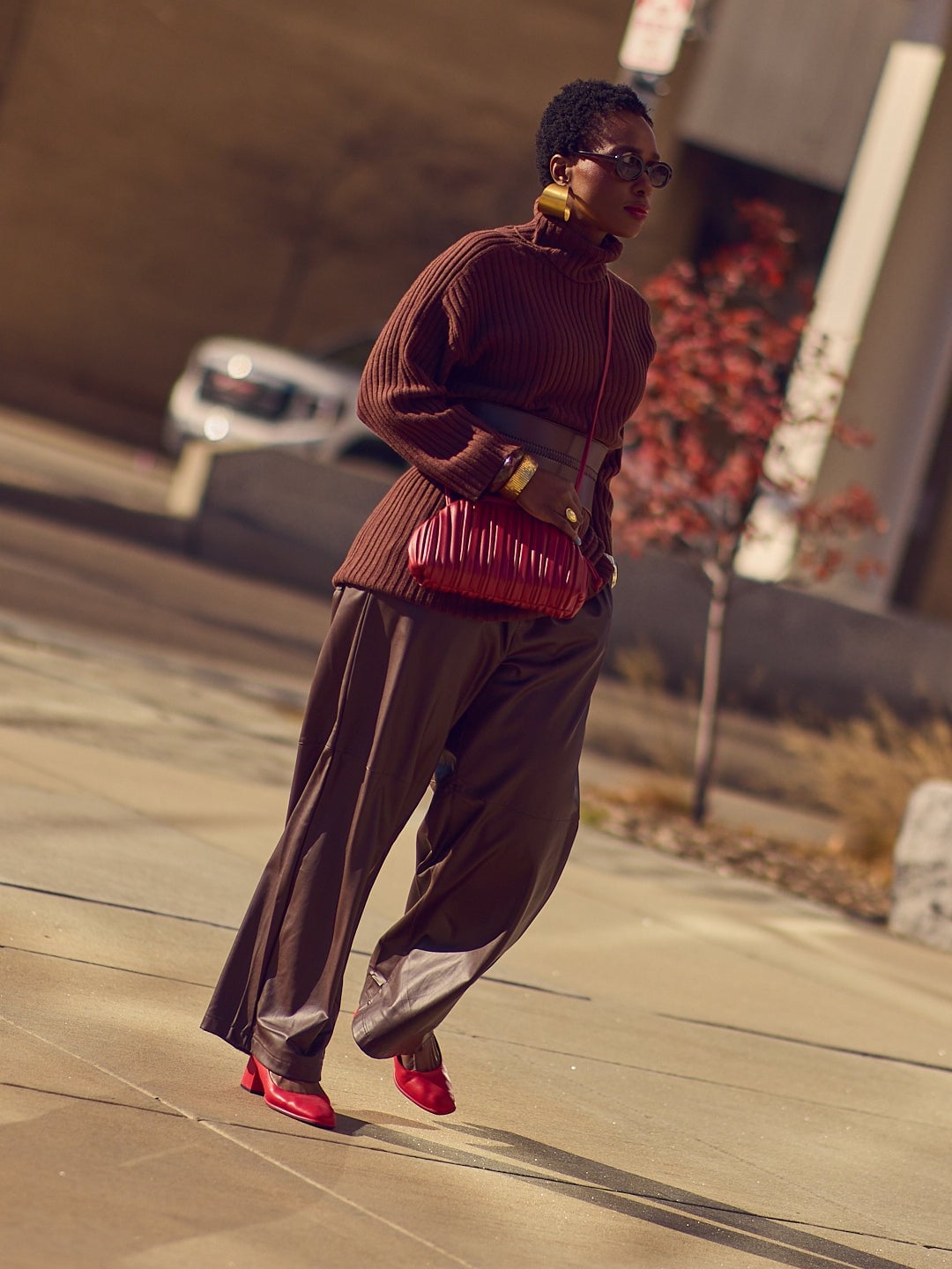 Brown Leather Wide Leg Pants With Ribbed Turtleneck Brown Leather Wide Leg Pants With Ribbed Turtleneck — Simple Wide Leg Pants Outfits