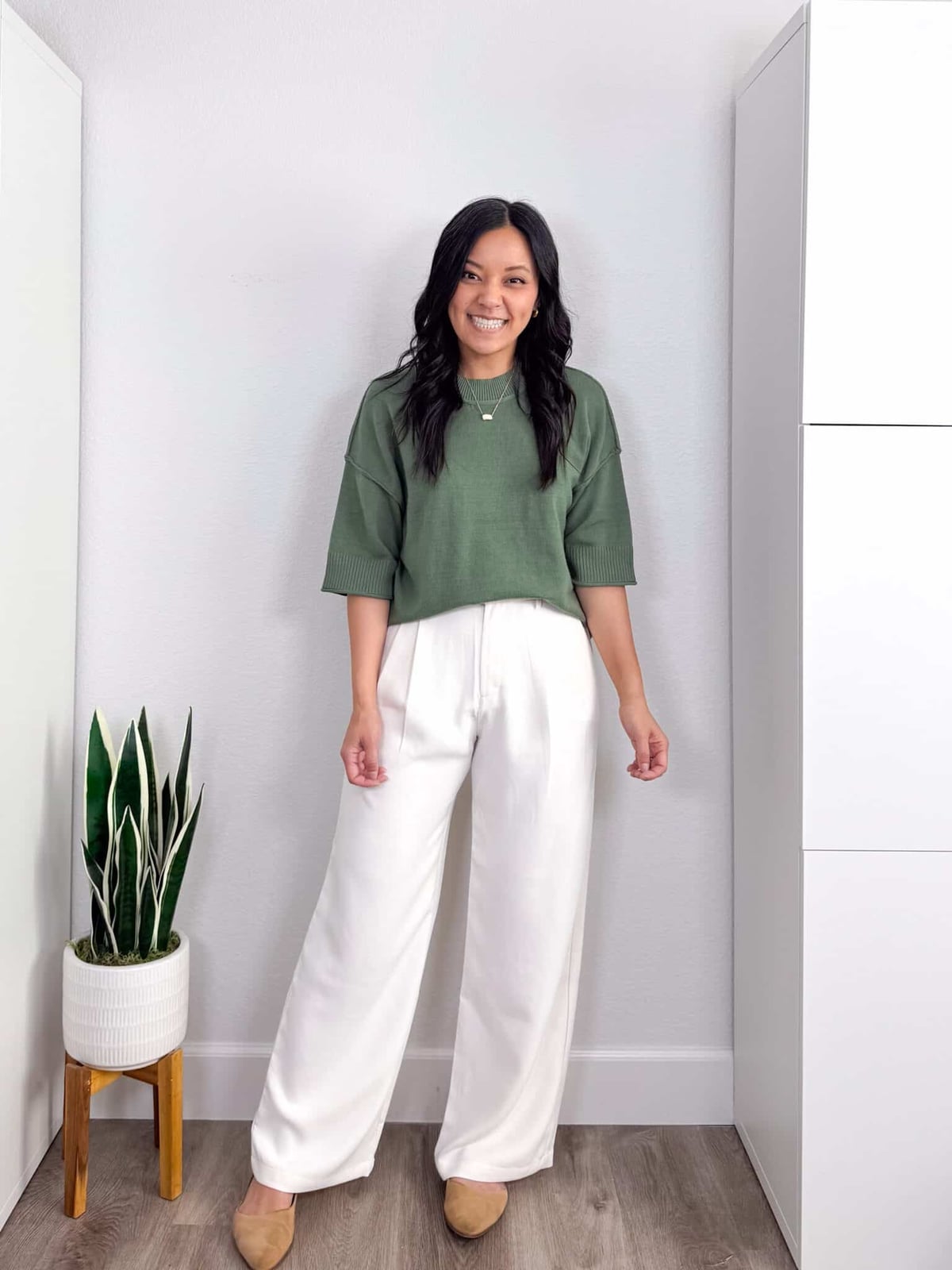 White Wide Leg Pleated Pants With Green Sweater White Wide Leg Pleated Pants With Green Sweater — Simple Wide Leg Pants Outfits