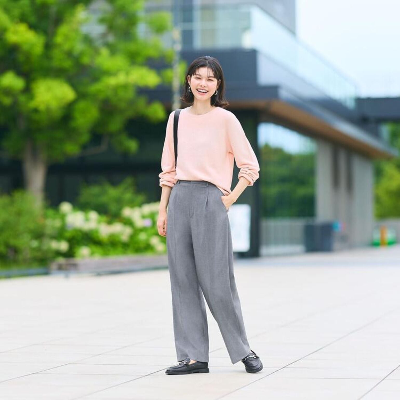 Gray Tailored Wide Leg Pants With Pink Sweater Gray Tailored Wide Leg Pants With Pink Sweater — Simple Wide Leg Pants Outfits