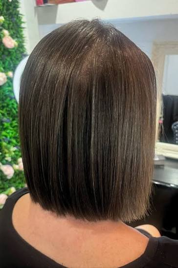 Sleek Chin Length Bob Back View Sleek Chin Length Bob Back View — Simple Wig Styles