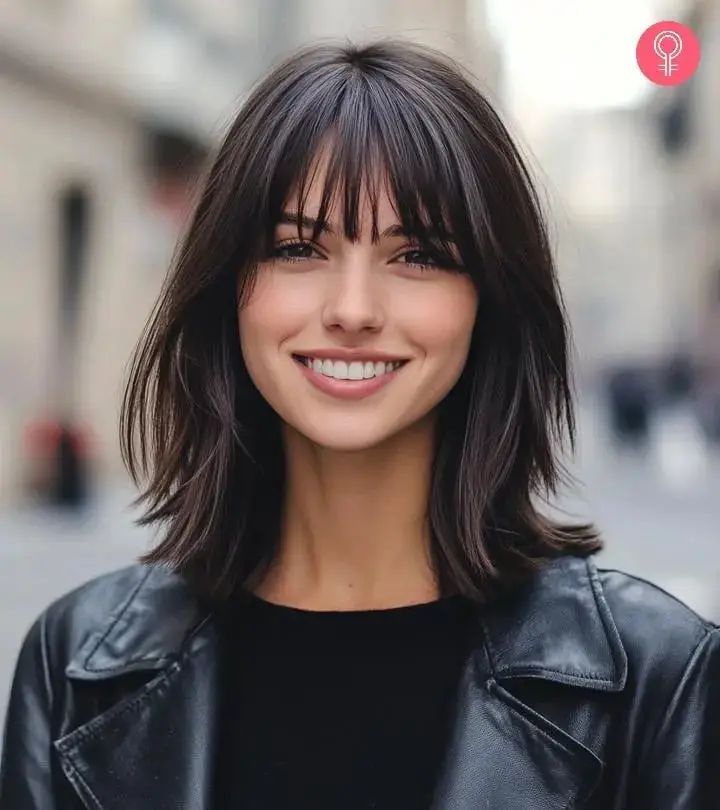 Collarbone Wolf Cut With Blunt Bangs and Blowout Collarbone Wolf Cut With Blunt Bangs and Blowout — Simple Wolf Cut