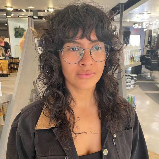 Collarbone Wolf Cut Shaggy Face Layers — Simple Wolf Cut Curly Hair