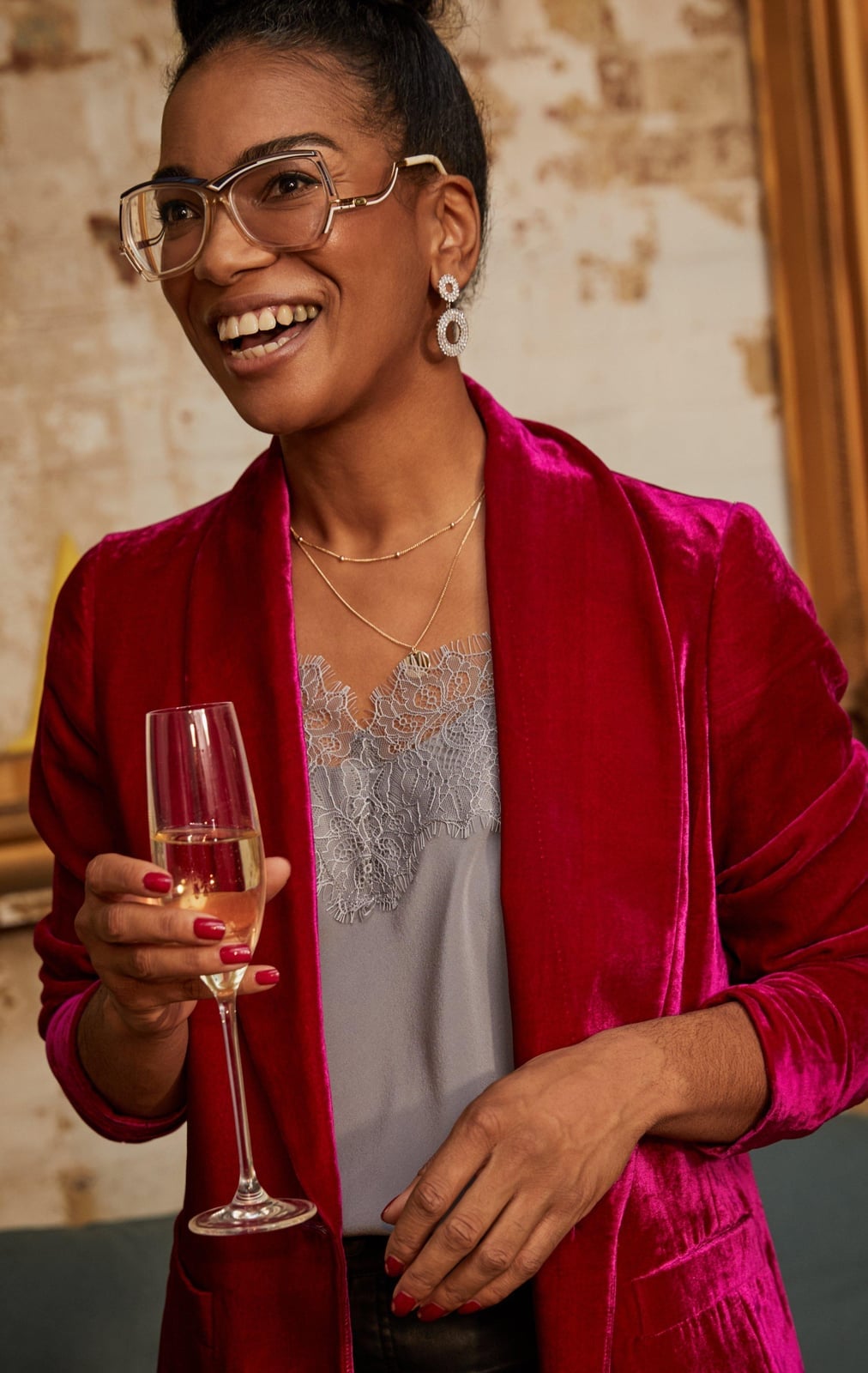 A Fuchsia Velvet Blazer for a Glamorous Party Look A Fuchsia Velvet Blazer for a Glamorous Party Look — Simple Work Party Outfits