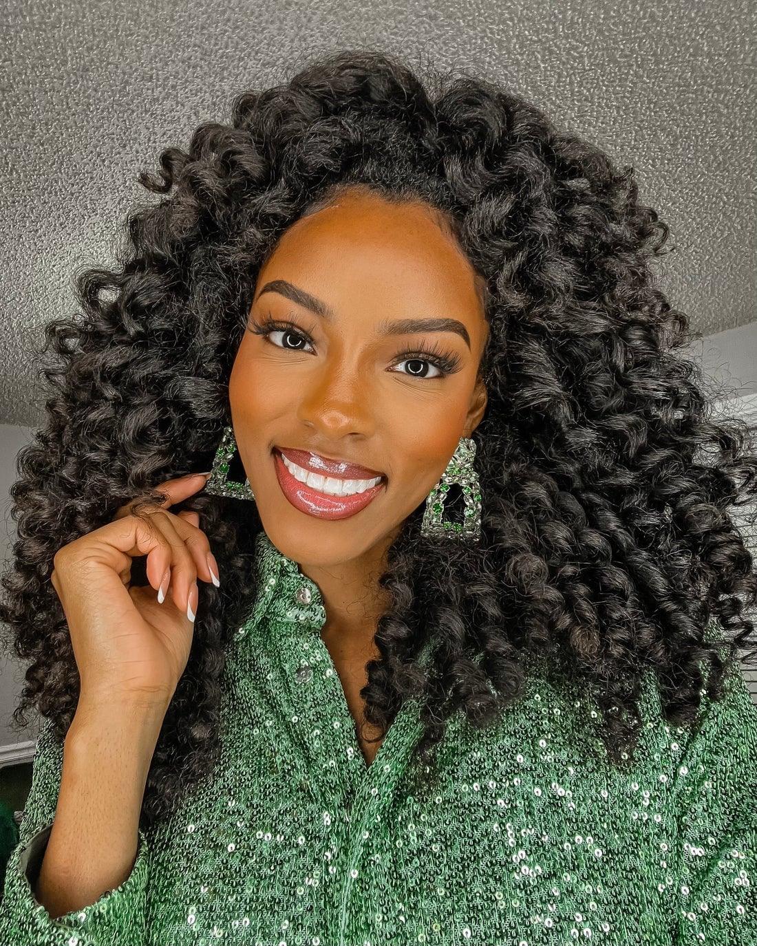 Mid-Back Layers With Curtain Bangs — Trendy 4c Hair