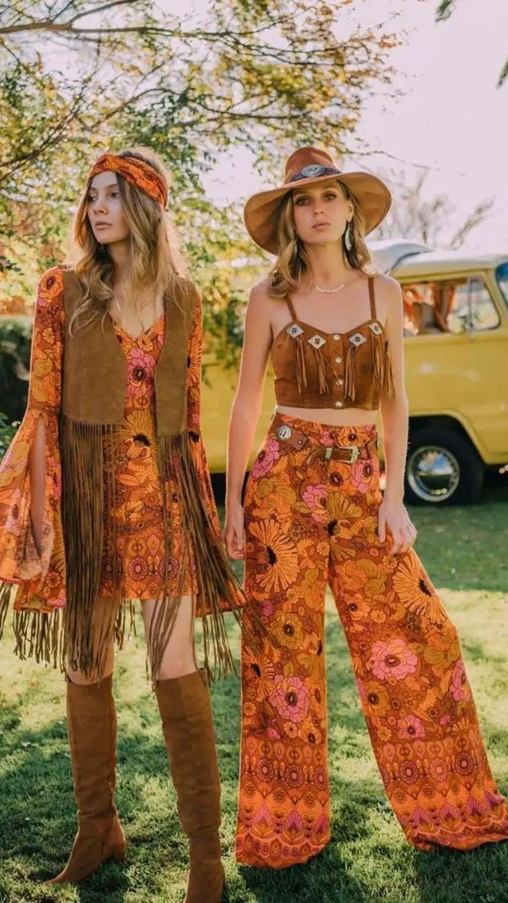 Printed Mini Dress with Suede Vest and Boots Printed Mini Dress with Suede Vest and Boots — Trendy 70s Style