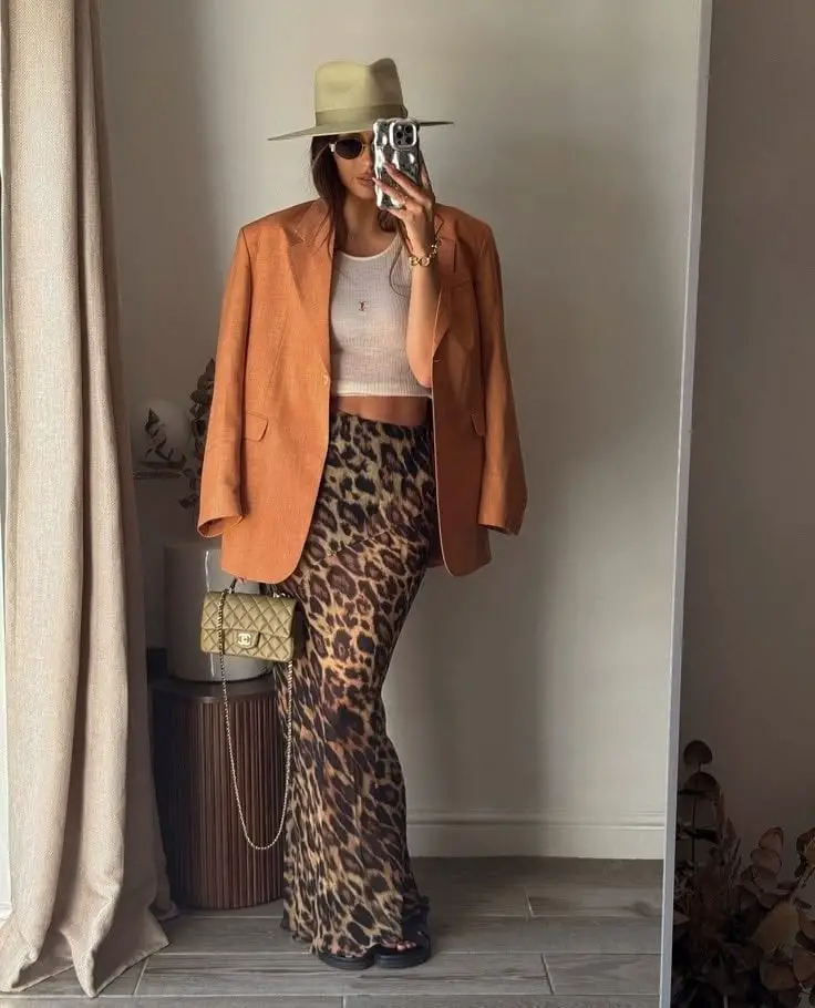 Leopard Print Maxi Skirt With Linen Blazer Leopard Print Maxi Skirt With Linen Blazer — Trendy Animal Print Outfits