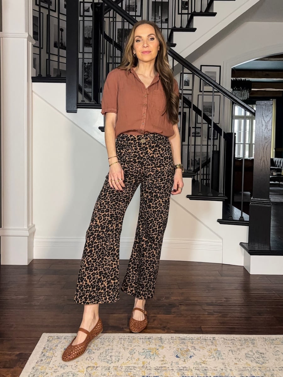 Leopard Print Cropped Pants With Linen Shirt Leopard Print Cropped Pants With Linen Shirt — Trendy Animal Print Outfits