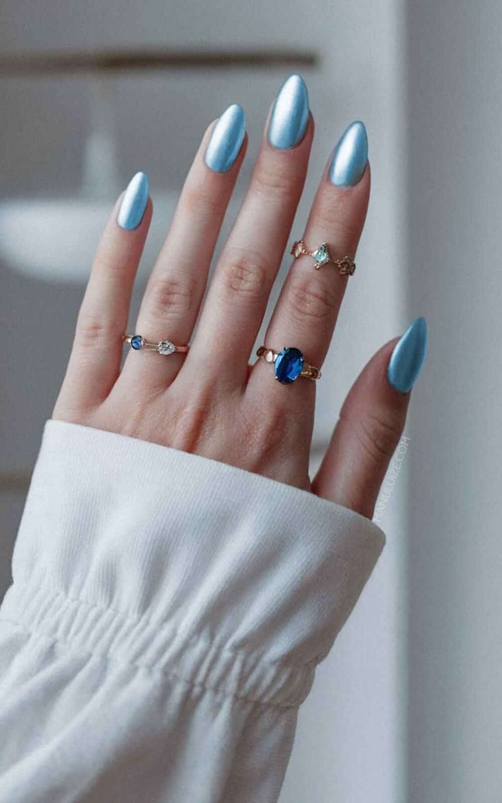 Metallic Chrome Light Blue Almond Nails Metallic Chrome Light Blue Almond Nails — Trendy Baby Blue Nails