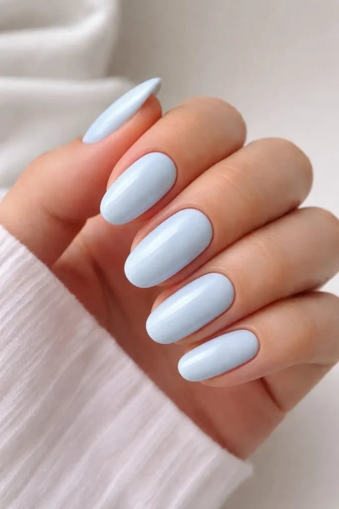 Short Almond Milky Glossy Light Baby Blue Nails Short Almond Milky Glossy Light Baby Blue Nails — Trendy Baby Blue Nails