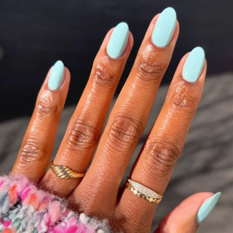 Short Oval Vibrant Aqua Blue Glossy Nails Short Oval Vibrant Aqua Blue Glossy Nails — Trendy Baby Blue Nails
