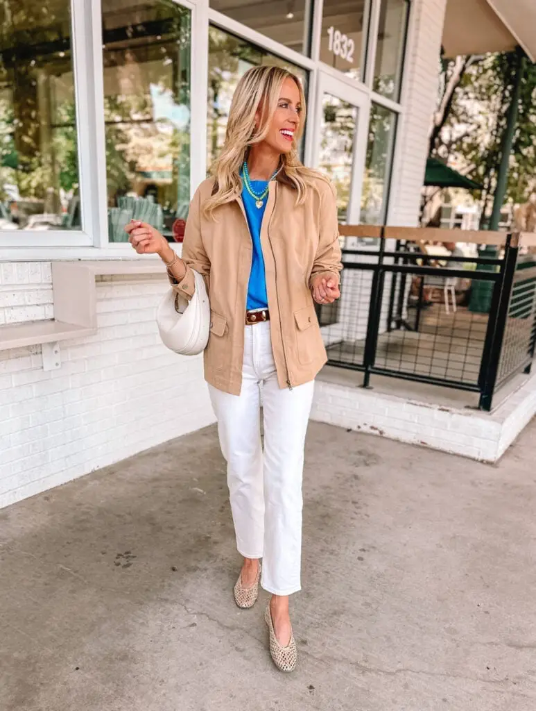 Tan Cotton Twill Barn Jacket with Bright Blue T-Shirt Tan Cotton Twill Barn Jacket with Bright Blue T-Shirt — Trendy Barn Jacket Outfit