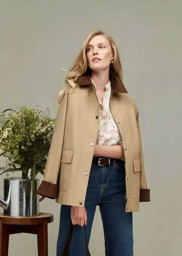 Beige Barn Jacket with Contrast Collar and Floral Blouse Beige Barn Jacket with Contrast Collar and Floral Blouse — Trendy Barn Jacket Outfit